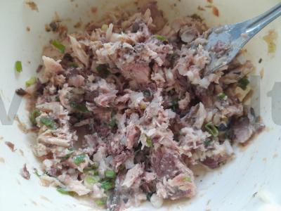 Konservuotų Atlanto skumbrijų salotos su bulvėmis Žingsnis 6