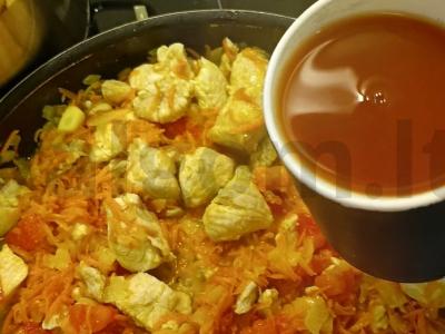 Kalakutienos, pomidorų ir morkų troškinys Žingsnis 5