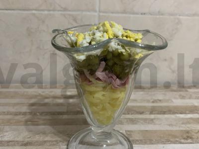 Olivje su marinuotais agurkais kremankose Žingsnis 2