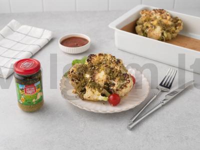 Žiedinė kopūstai su sūriu ir pesto pagrindine nuotrauka