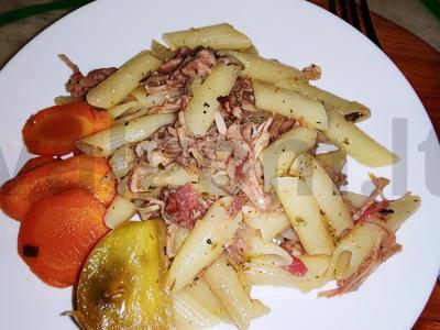 Makaronai su troškiniu „Viengungio maistas“ pagrindine nuotrauka