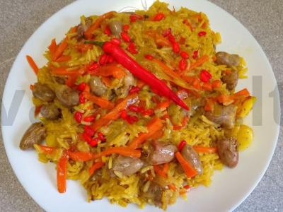 Plovas su vištienos širdelėmis ir basmati ryžiais pagrindine nuotrauka