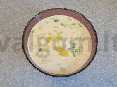 Okroška be mėsos ant duonos kvašo su alyvuogių majonezu pagrindine nuotrauka