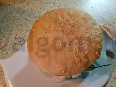 Namų burgeris su jautienos kotletu „Grečiausias“ pagrindine nuotrauka