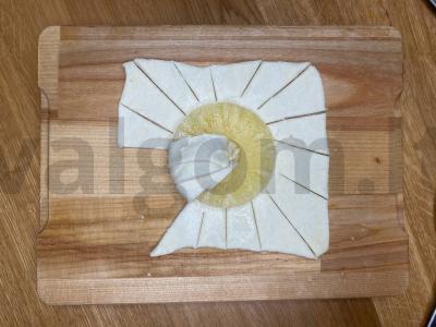 Ananasų žiedai sluoksniuotame tešloje Žingsnis 3