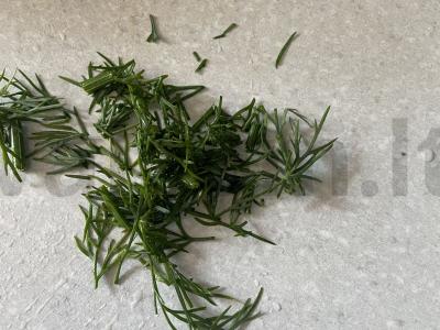 Salotas „Žalia galva“ su rūkytu sūriu Žingsnis 2