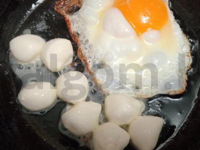 Ciabatta sumuštinis su salchichon dešra, mocarela, kiaušiniu ir pesto padažu Žingsnis 5