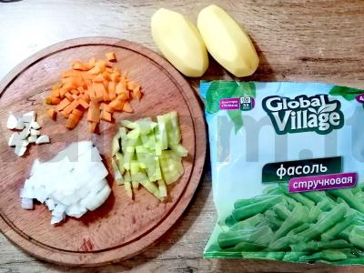 Žirnių sriuba su pupelėmis ir paprikomis Žingsnis 1