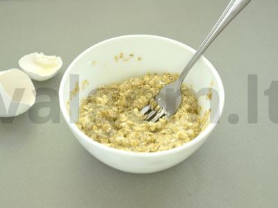 Mėsos kotletai su avižiniais dribsniais keptuvėje Žingsnis 2