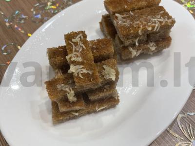 Česnakiniai skrebučiai prie mėgstamų gėrimų pagrindine nuotrauka