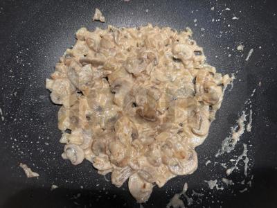 Karšis, įdarytas grybais grietinėlėje Žingsnis 4