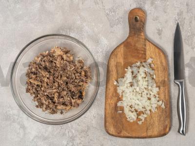 Konservuotų sardinų žuvies kotletai Žingsnis 4