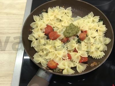 Farfalle su pesto ir vyšniniais pomidorais Žingsnis 5