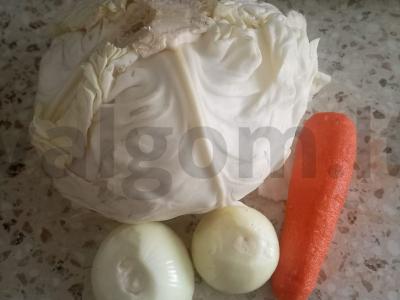 Namų kopūstai su ryžiais ir pomidorais Žingsnis 1