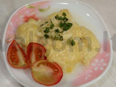 Omletas su cukinija pusryčiams pagrindine nuotrauka