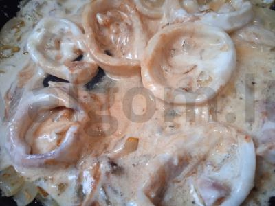 Kvinoja grietinėlės-tomato padaže su kalmarais Žingsnis 6