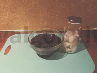Džiovintų mėlynių kompotas Žingsnis 1
