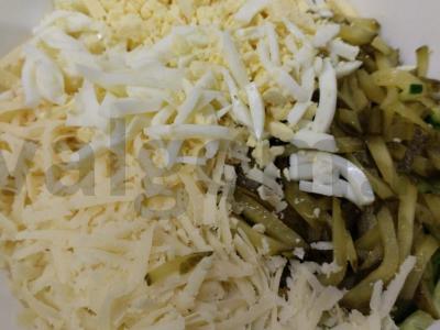 Puikus salotas iš karbonado, daržovių ir sūrio Žingsnis 4