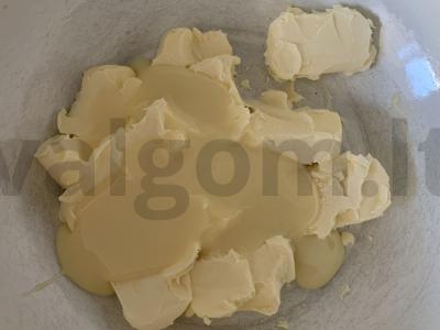 Sausainiai su kondensuotu pienu ir sezamu Žingsnis 1