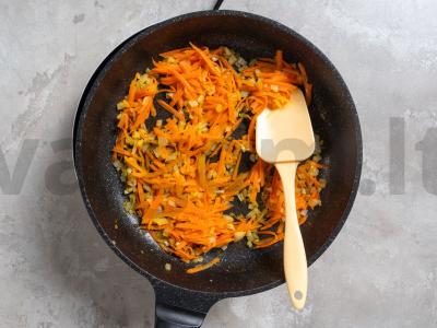 Žirnių sriuba su rūkytomis dešromis Žingsnis 3