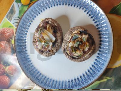 Grybų laivai su faršu pagrindine nuotrauka