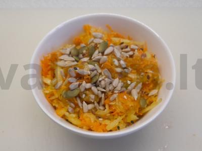 Vitaminų salotas iš šviežių daržovių pagrindine nuotrauka