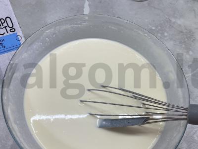 Lengvas rikotos ir grietinėlės sūrio pyragas Žingsnis 4