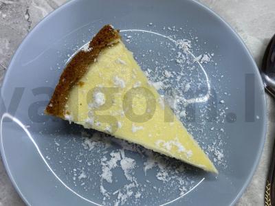 Lengvas rikotos ir grietinėlės sūrio pyragas pagrindine nuotrauka