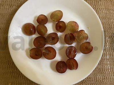 Vaisių porcijų salotas stiklinėje Žingsnis 3