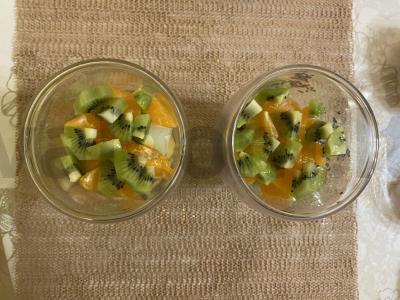 Vaisių porcijų salotas stiklinėje Žingsnis 6