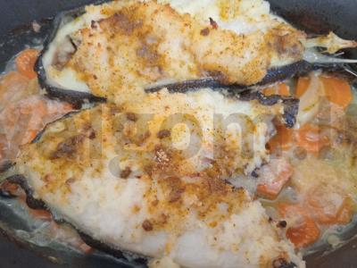 Žuvies filė steikai, kepti ant daržovių pagalvėlės Žingsnis 7