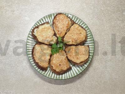 Svogūniniai sumuštiniai pagrindine nuotrauka