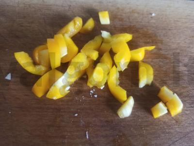 Salotas su pievagrybiais, paprikomis ir keptu lavašu Žingsnis 3