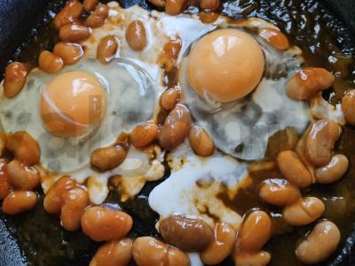 Kiaušinienė su pomidorų pupelėmis Žingsnis 1