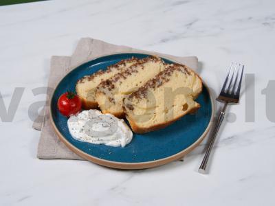 Pyragas su faršu ant kefyro pagrindine nuotrauka