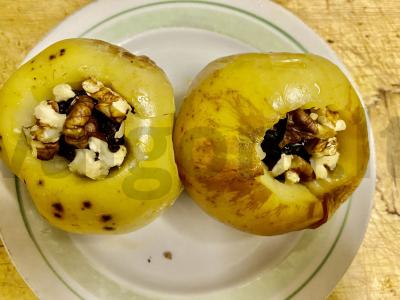 Keptos antonovkos su džiovintais abrikosais ir riešutais Žingsnis 10