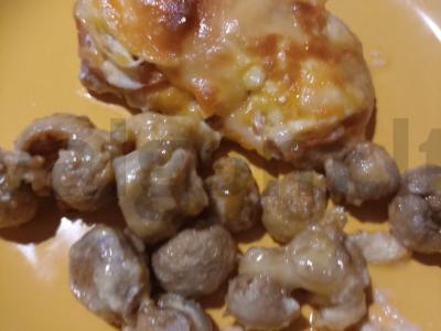 Keptas mėsa su pievagrybiais pagrindine nuotrauka