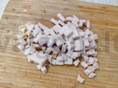 Salotas su pupelėmis, karbonaidu, kukurūzais ir sausainiais Žingsnis 1