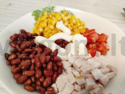 Salotas su pupelėmis, karbonaidu, kukurūzais ir sausainiais Žingsnis 4