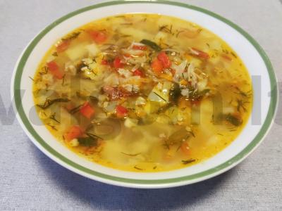 Šviežių kopūstų sriuba su troškiniu pagrindine nuotrauka