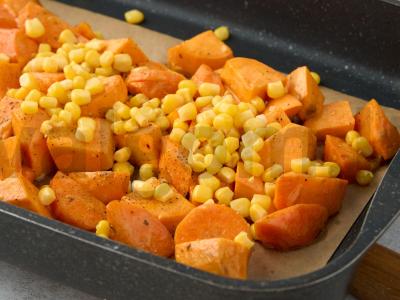 Salotas „Chipotle“ su pupelėmis ir tahini Žingsnis 3