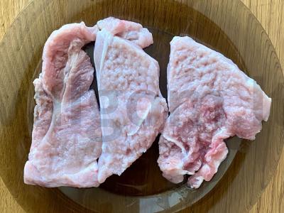 Kiaulienos kepsniai su sūriu ir miško grybais Žingsnis 1