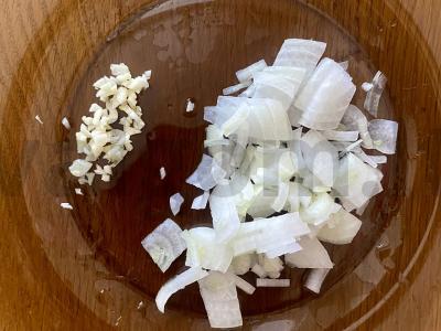 Kiaulienos kepsniai su sūriu ir miško grybais Žingsnis 2