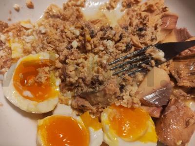 Blynai su žuvies konservais ir kiaušiniu Žingsnis 2