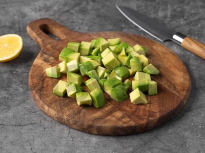 Salotos su upėtakiu ir avokadu Žingsnis 1