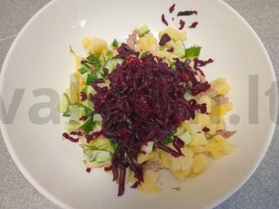 Burokėlių sriuba su grietine ir beržų sultimis bei antis filė Žingsnis 4