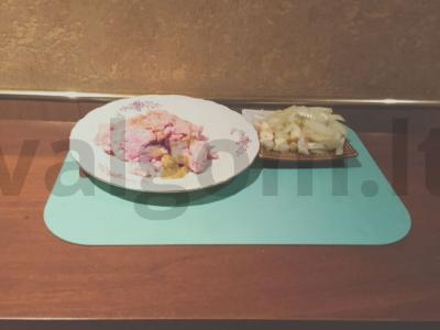 Makaronai su faršu, česnaku ir garstyčiomis Žingsnis 1