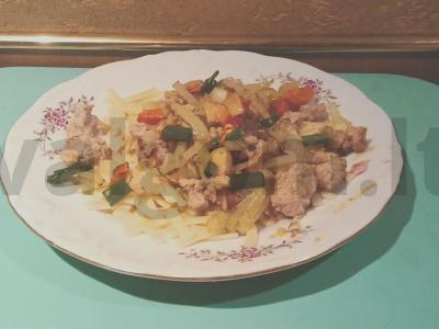 Makaronai su faršu, česnaku ir garstyčiomis pagrindine nuotrauka