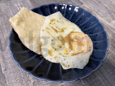 Tortilijos sumuštinis su kiaušiniu ir marinuotais agurkais Žingsnis 3