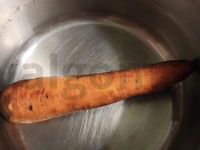 Naudingos kotletai iš vištienos, cukinijų ir morkų Žingsnis 1